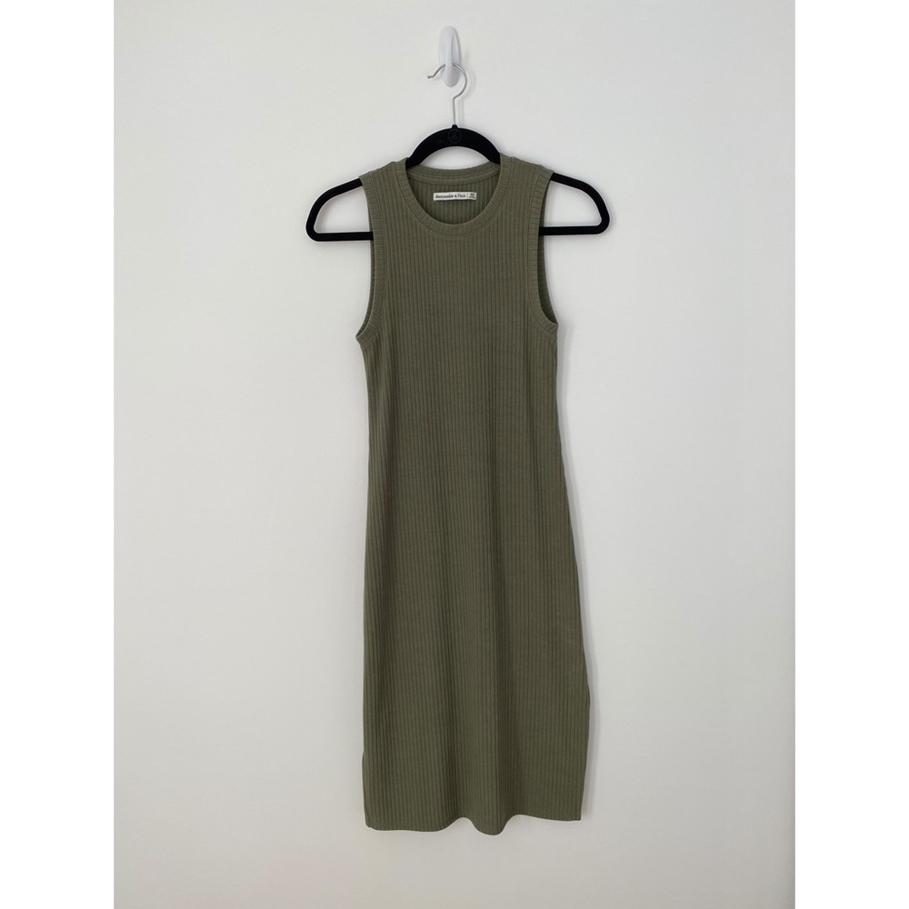 A&F | green ribbed knit midi dress